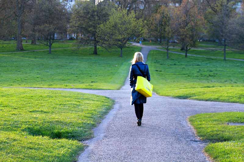 girl-2573111_1920 employee health benefits